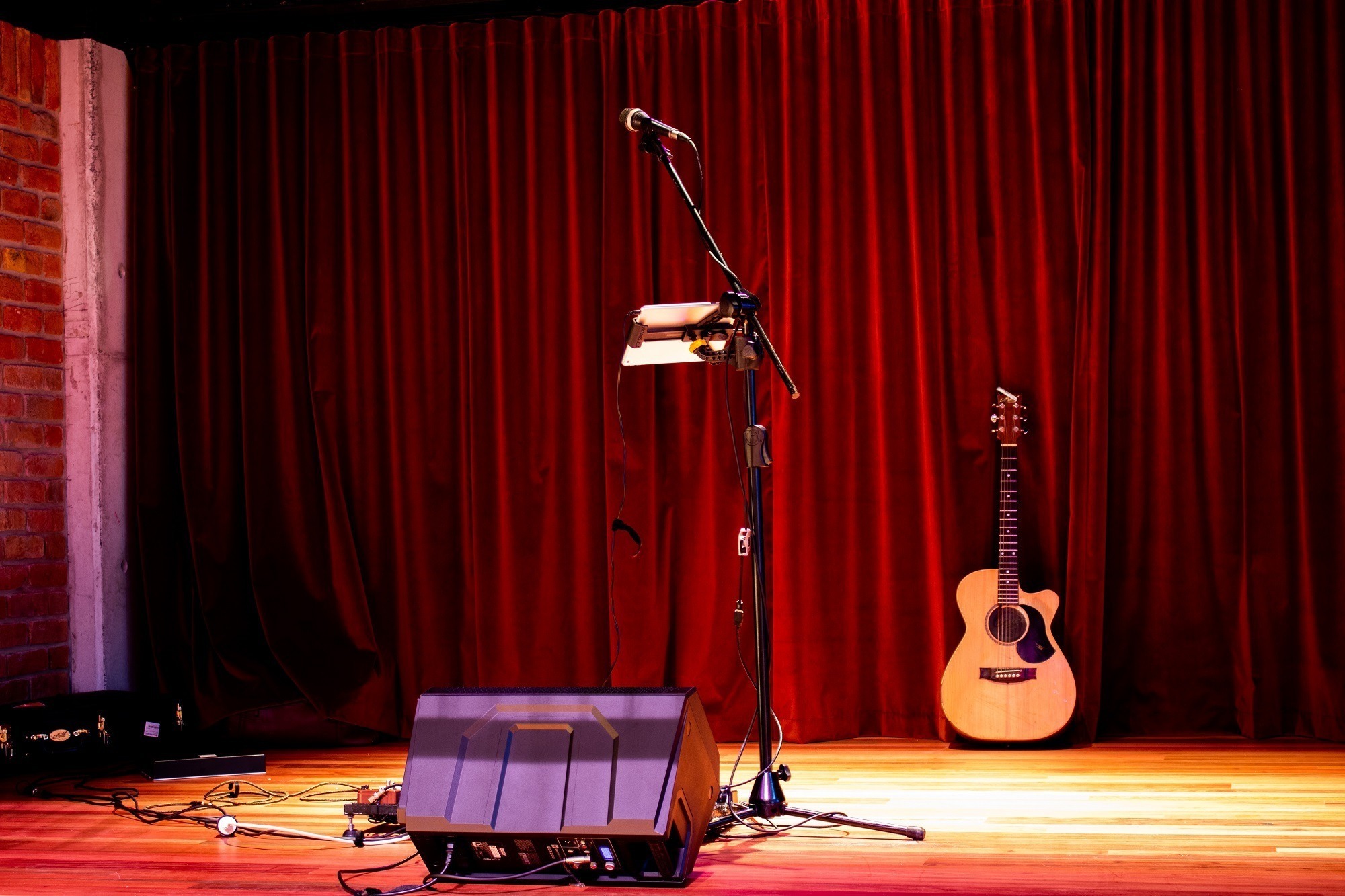 The Sound Garden – 2020-02 – Opening Day – Stage with Guitar
